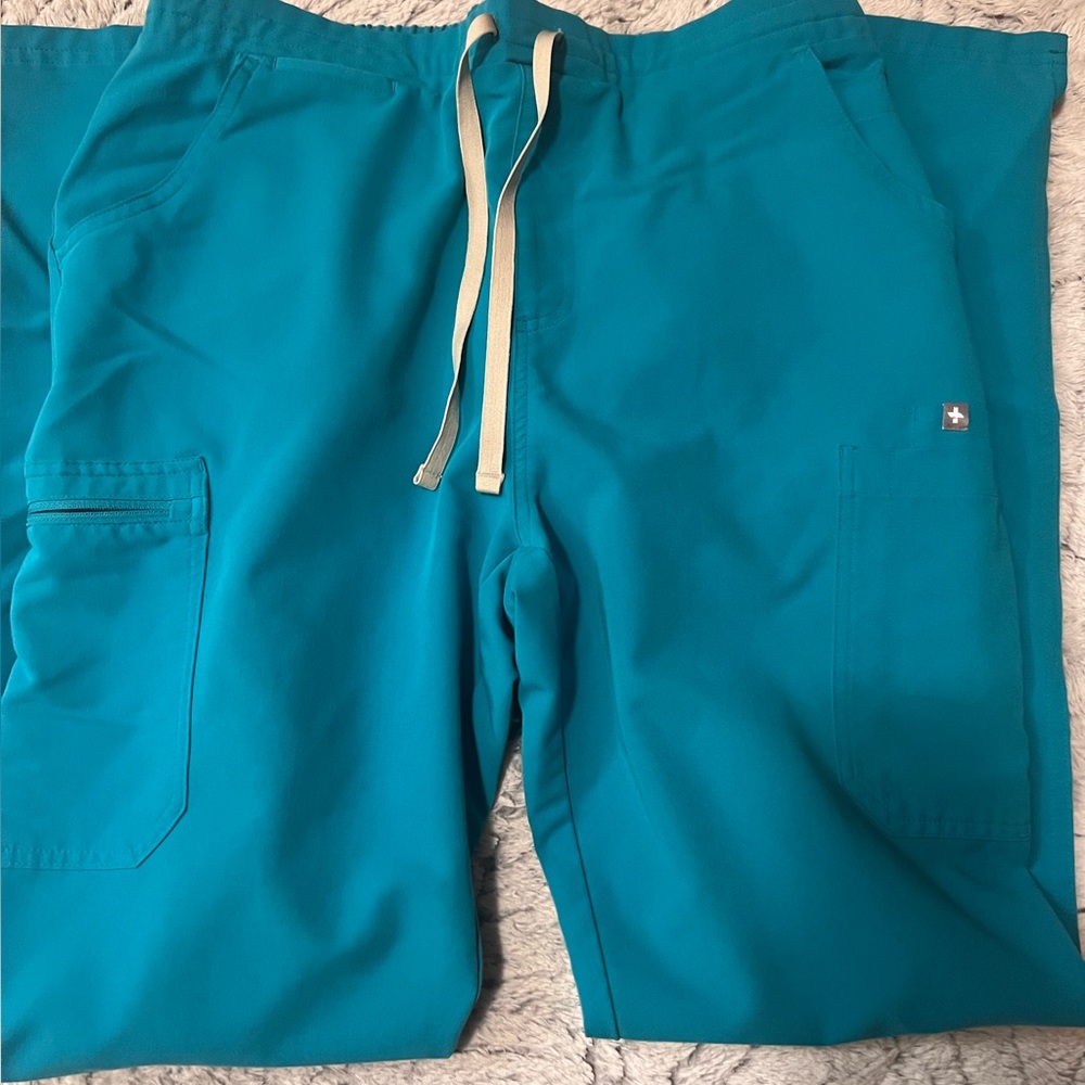 Figs Yola scrub pants in color Teal